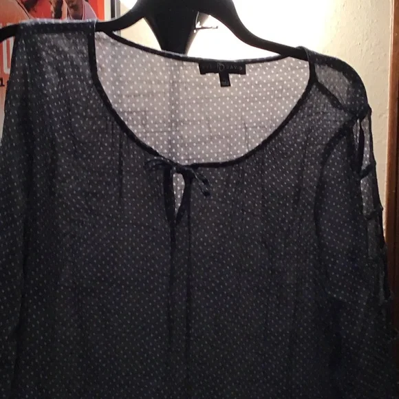 CADET BLUE & CREAM POLKA DOT TOP w/open arm detail XL - Picture 2 of 3